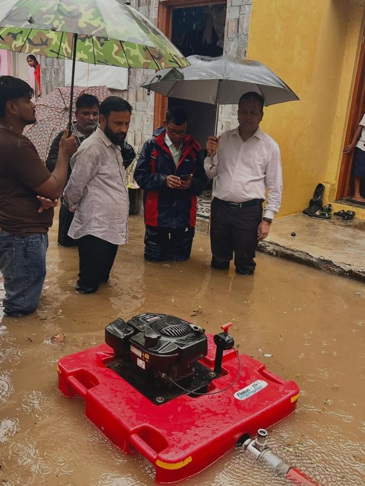 पूरस्थिती पाहणी – पाणी पंप